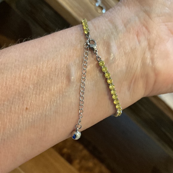 Yellow CZ’s 4 Pieces - Picture 8 of 17